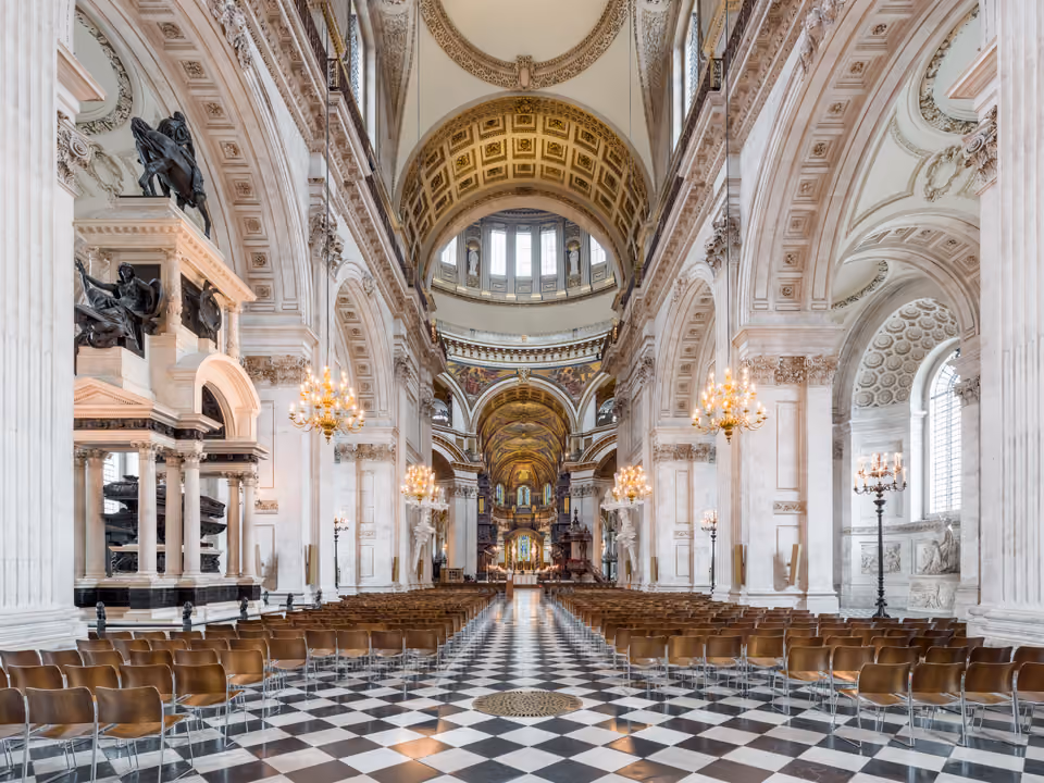 Cúpula da St. Paul's Cathedral, marco da paisagem urbana de Londres