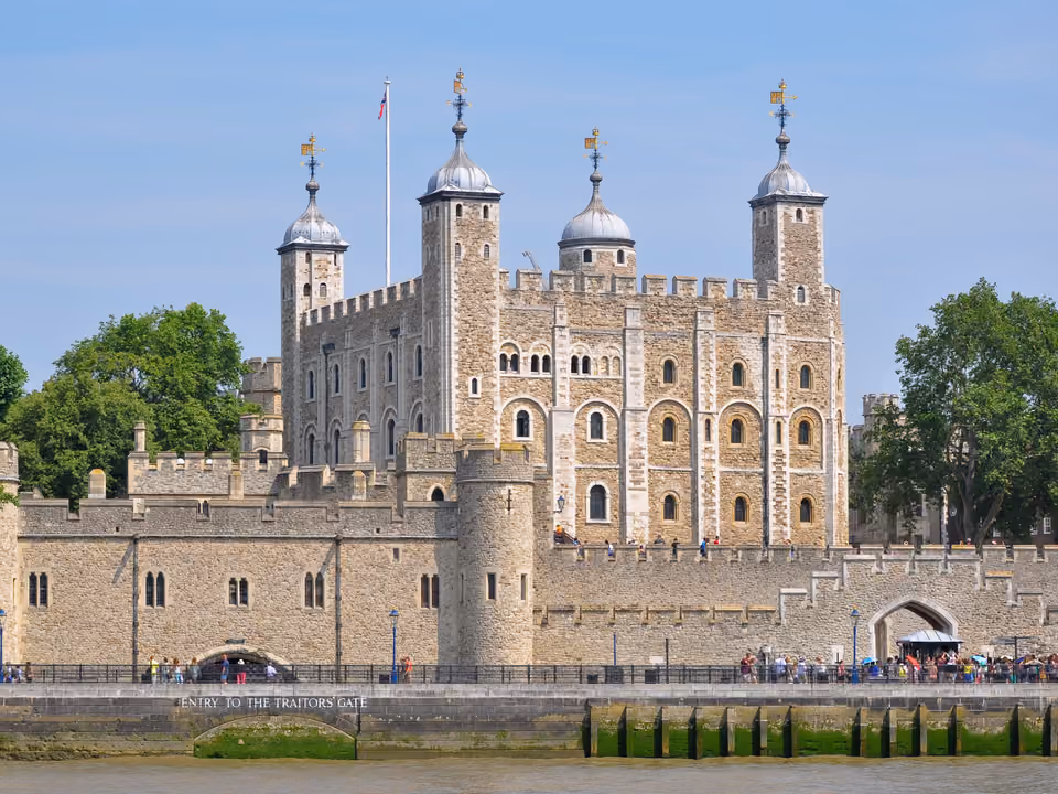 Torre de Londres, fortificação histórica às margens do Rio Tâmisa