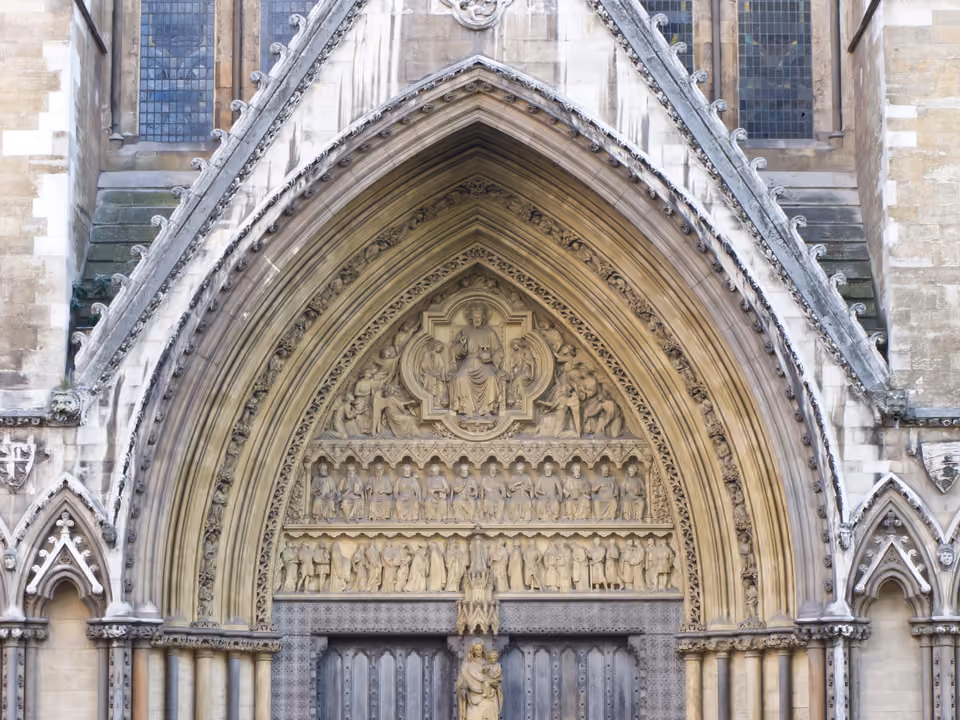 Fachada gótica da Westminster Abbey em Londres