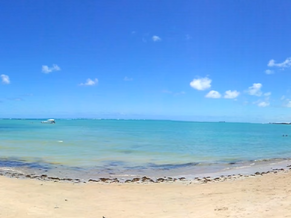 Vista panorâmica da Praia de Ponta Verde em Maceió
