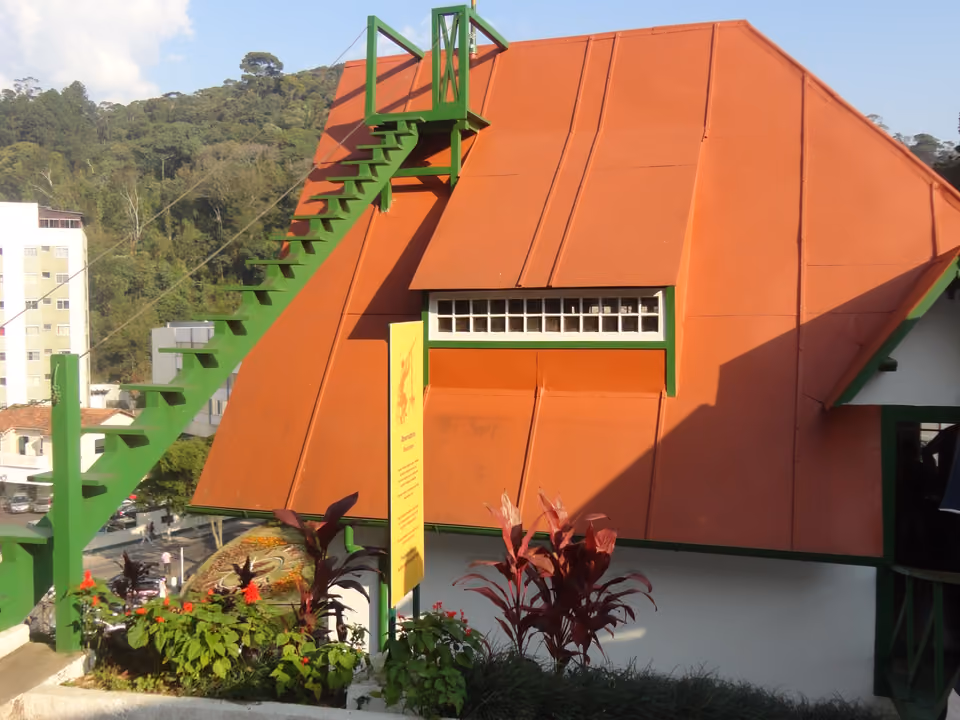 Fachada da Casa Encantada, residência de Santos Dumont em Petrópolis