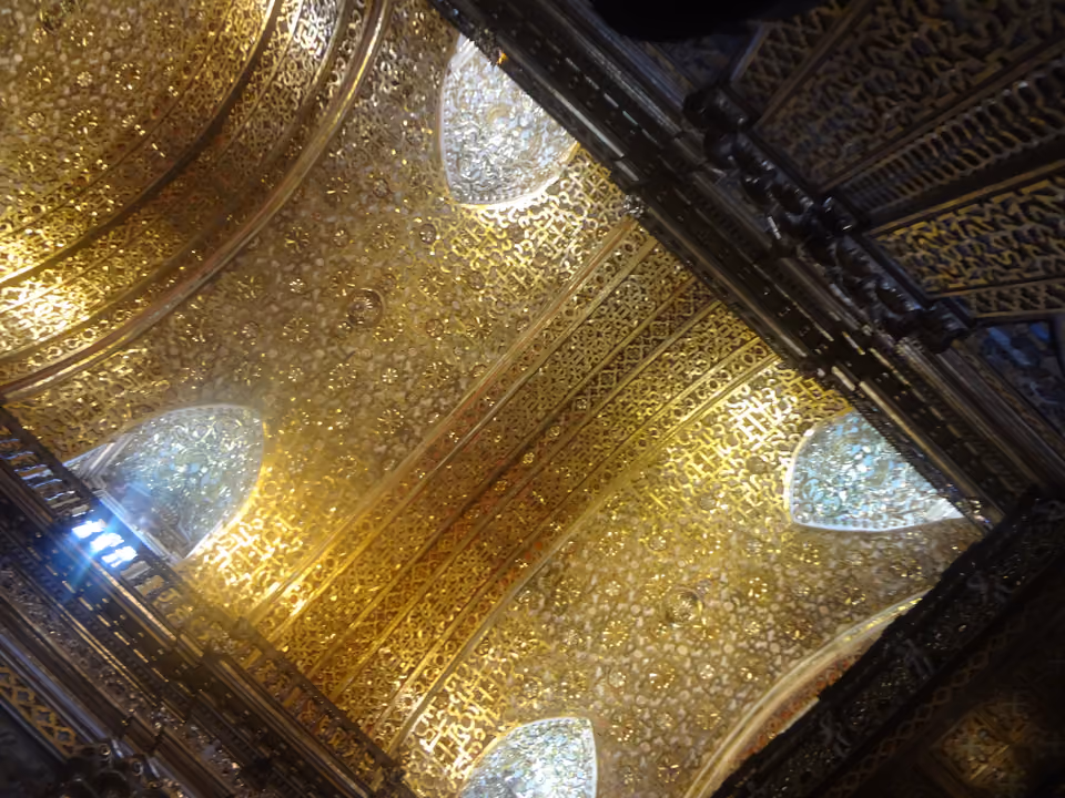 Teto interno coberto de folha de ouro, na Iglesia de la Compañía de Jesús, em Quito
