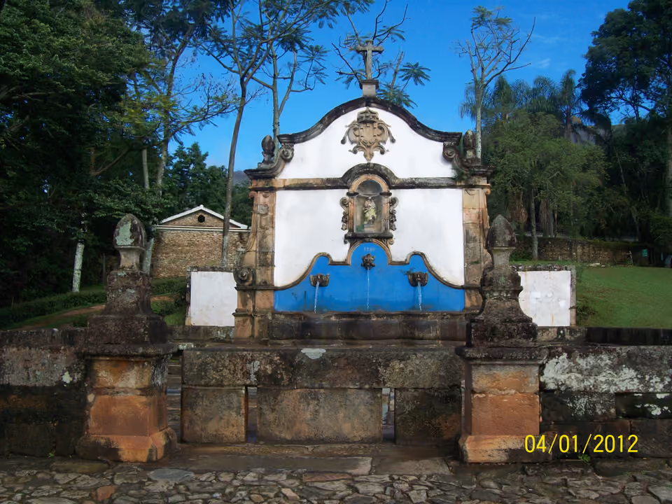 Chafariz de São José, em Tiradentes, com pedra sabão e água corrente